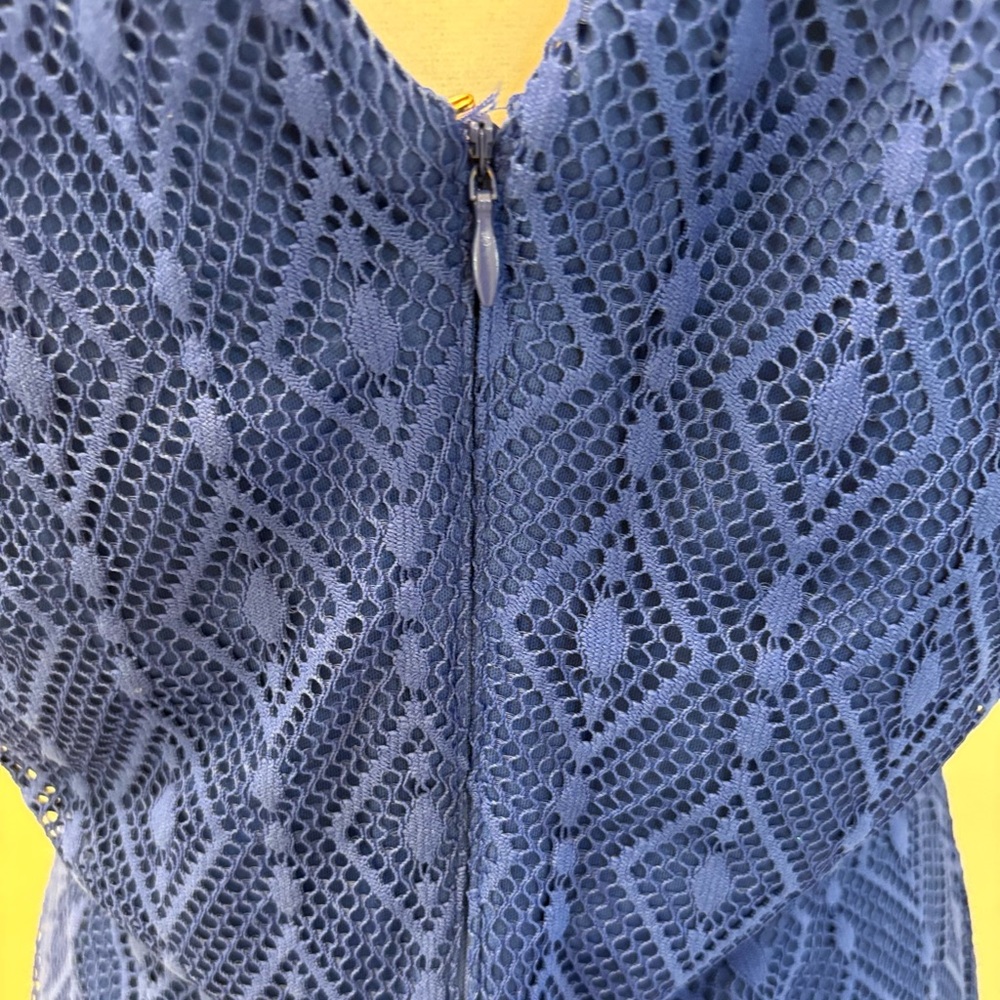 New Guess Blue Geometric Lace Sheath Midi Dress Size 14 - Picture 10 of 17
